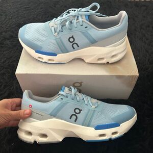 On CLOUDPULSE blue athletic training running lace up shoes oxfords women's 9 new